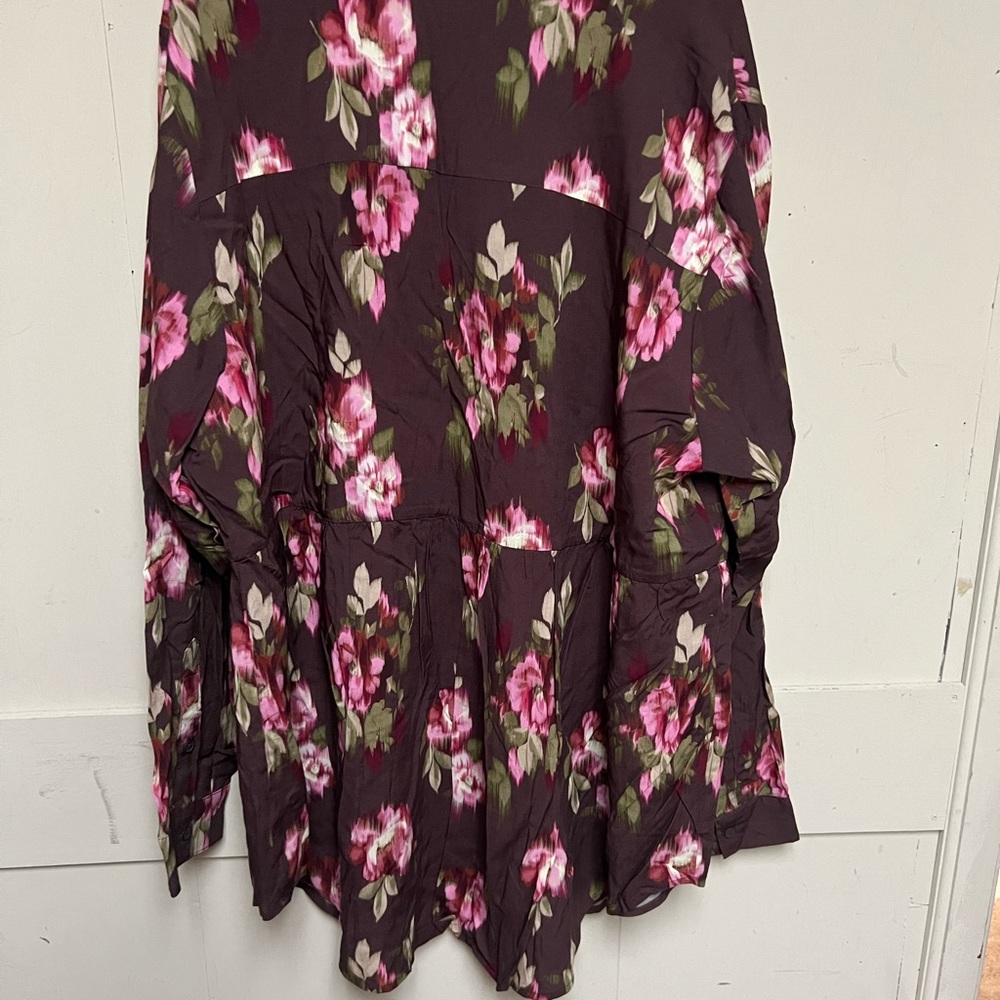 Torrid Plum Floral Button-Front Emma Floral Tunic Top - Picture 2 of 7